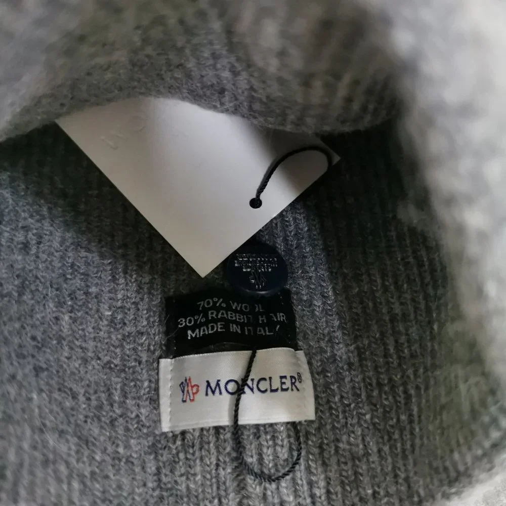 Moncler hat - Picture 4 of 5